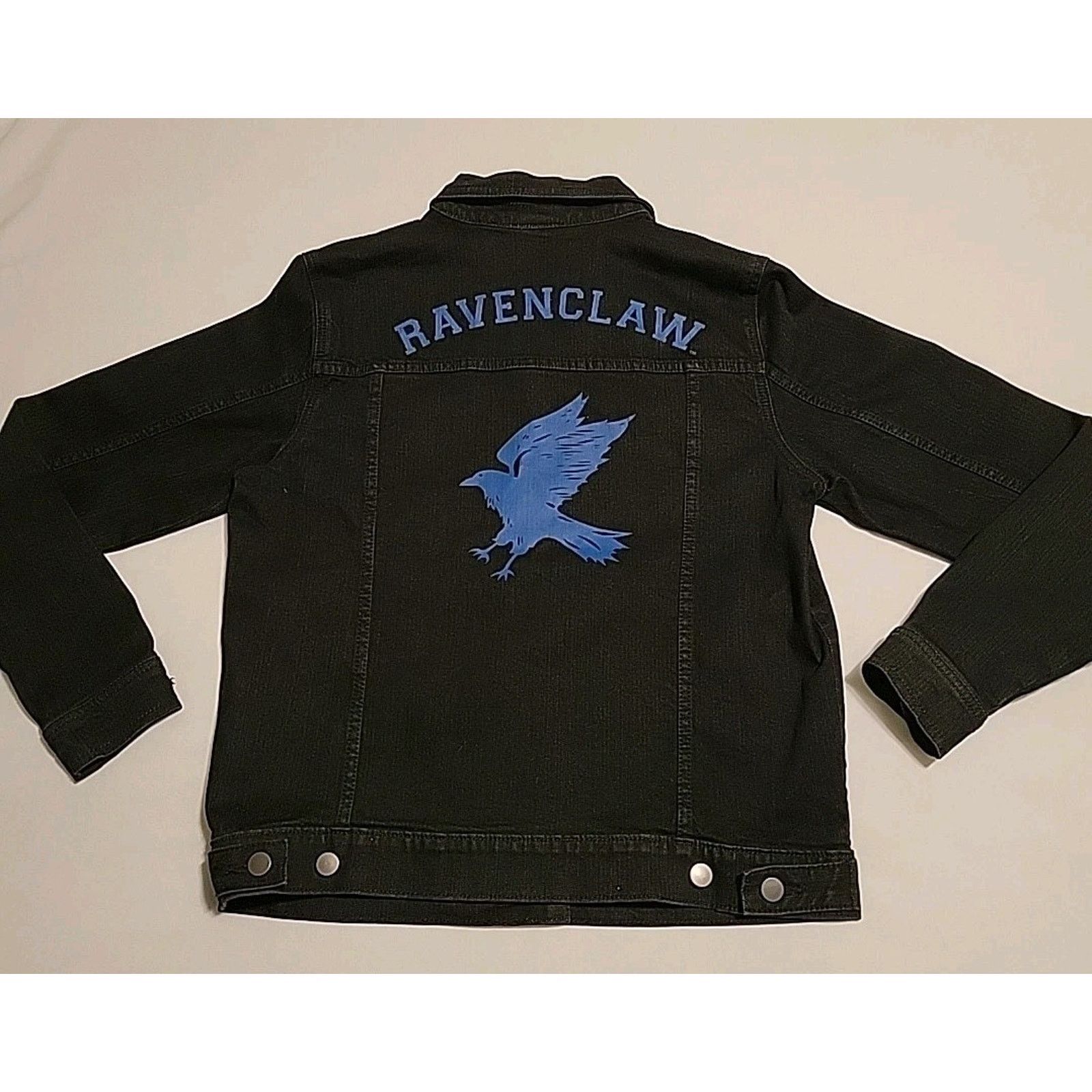 UNIVERSAL PRODUCTS. Harry Potter RavenClaw Denim Trucker Jacket SZ Medium Black Size M / US 6-8 / IT 42-44 - 1 Thumbnail
