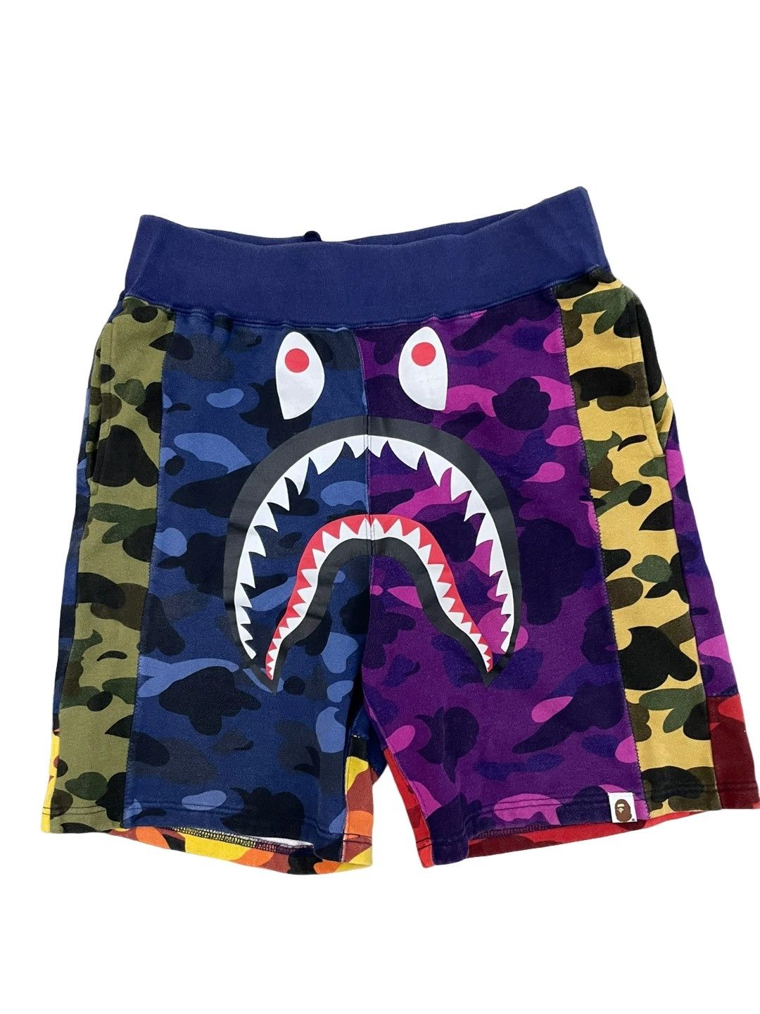 Bape BAPE Camo Shark Shorts Size M Size US 32 / EU 48 - 1 Thumbnail