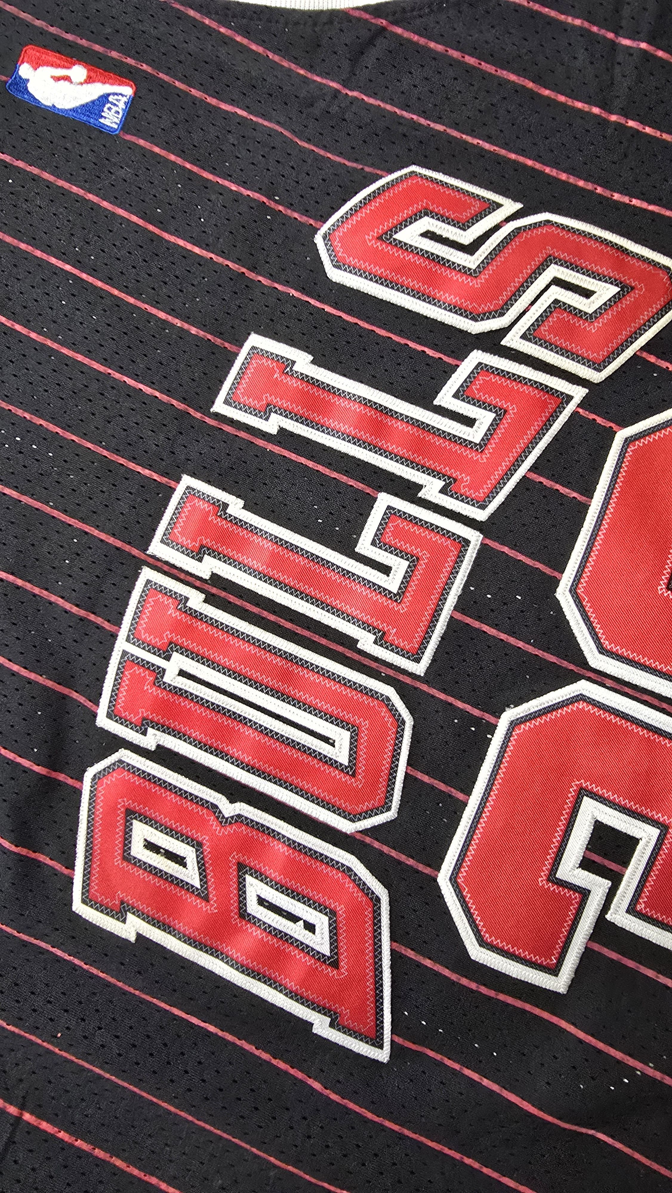 Adidas Scottie Pippen #33 NBA Chicago Bulls 1995 96 Jersey Size US S / EU 44-46 / 1 - 11 Thumbnail
