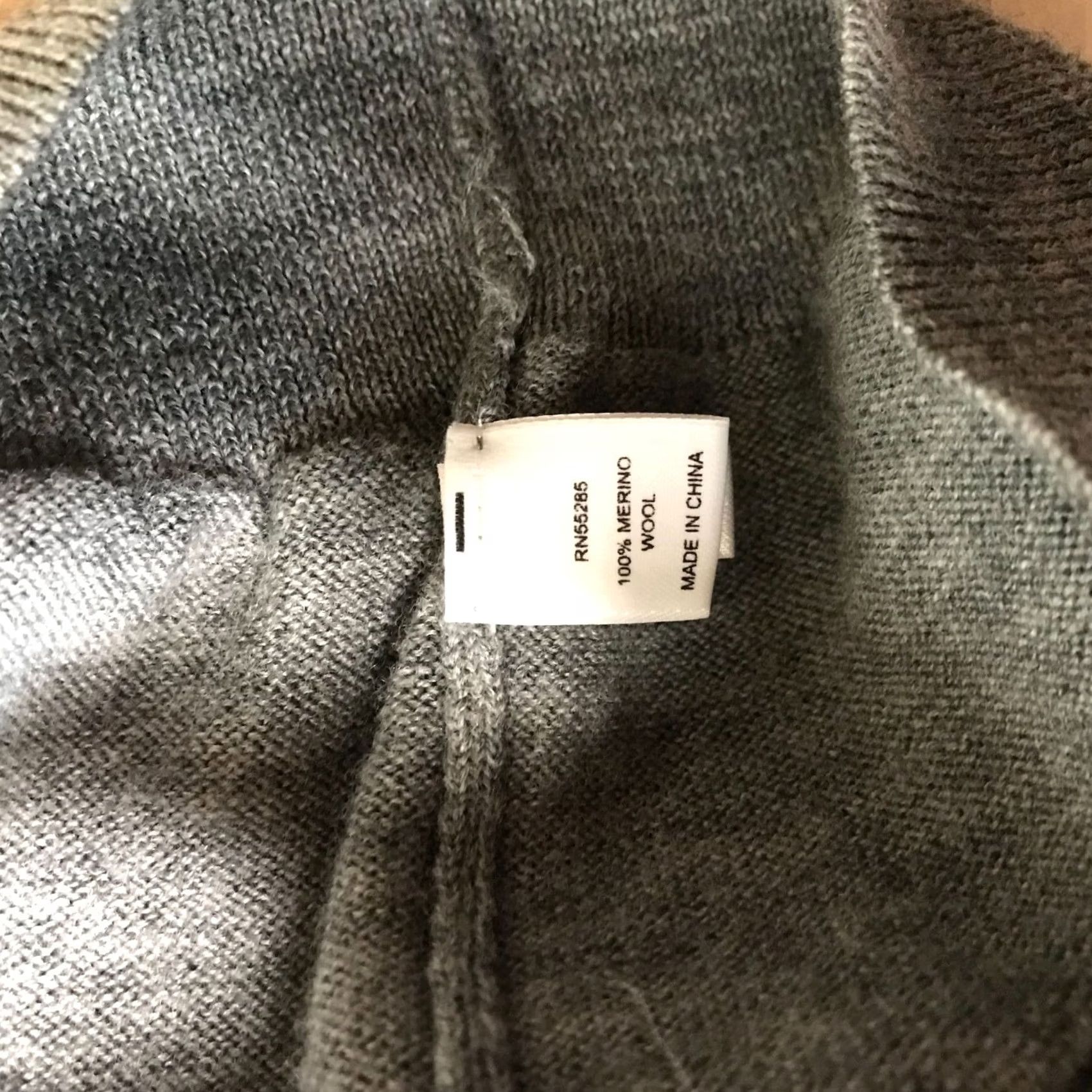 Vintage EXPRESS DESIGN STUDIO Vest Mens L Gray SLEEVELESS NECK MERINO WOOL Size US L / EU 52-54 / 3 - 7 Thumbnail