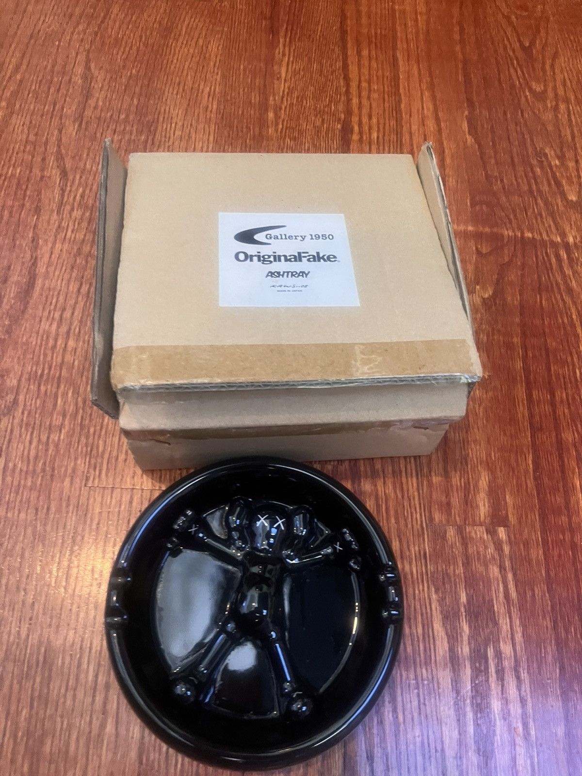 Kaws Original Fake Ashtray 2008 Size ONE SIZE - 2 Thumbnail