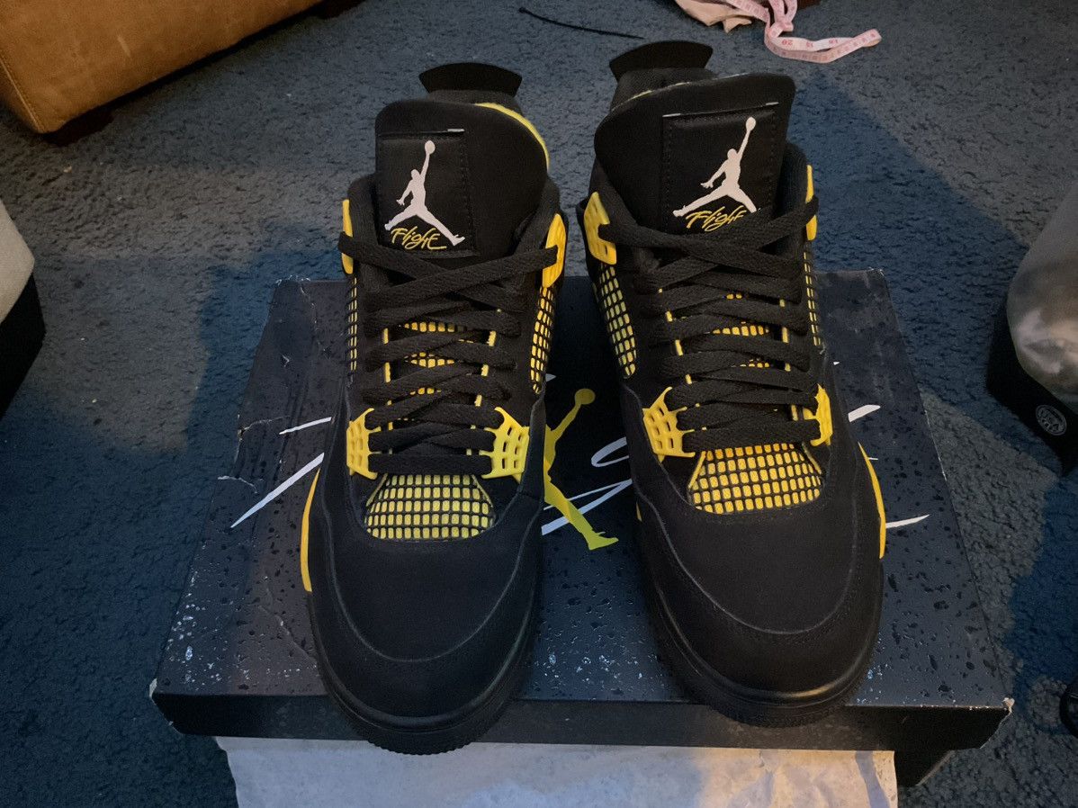 Nike Jordan 4 retro thunders Size US 10 / EU 43 - 3 Thumbnail