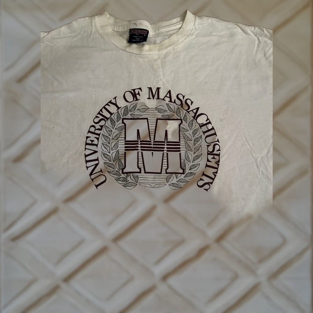 Vintage VINTAGE University Of Massachusetts 90s White T-shirt Men’s 2XL Single Stitch Graphic Print Crew Neck Short Sleeve Uni XS? Size US XXL / EU 58 / 5 - 1 Thumbnail