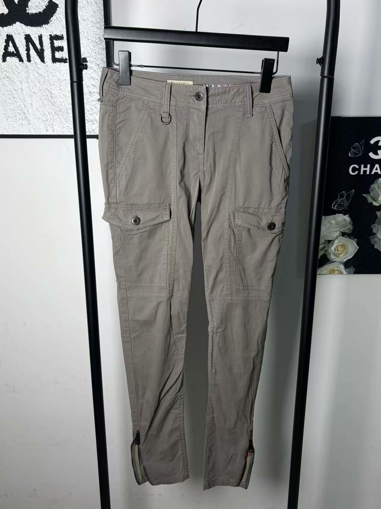 Burberry Burberry Cargo White Casual Pants 30 Men Size US 30 / EU 46 - 1 Thumbnail