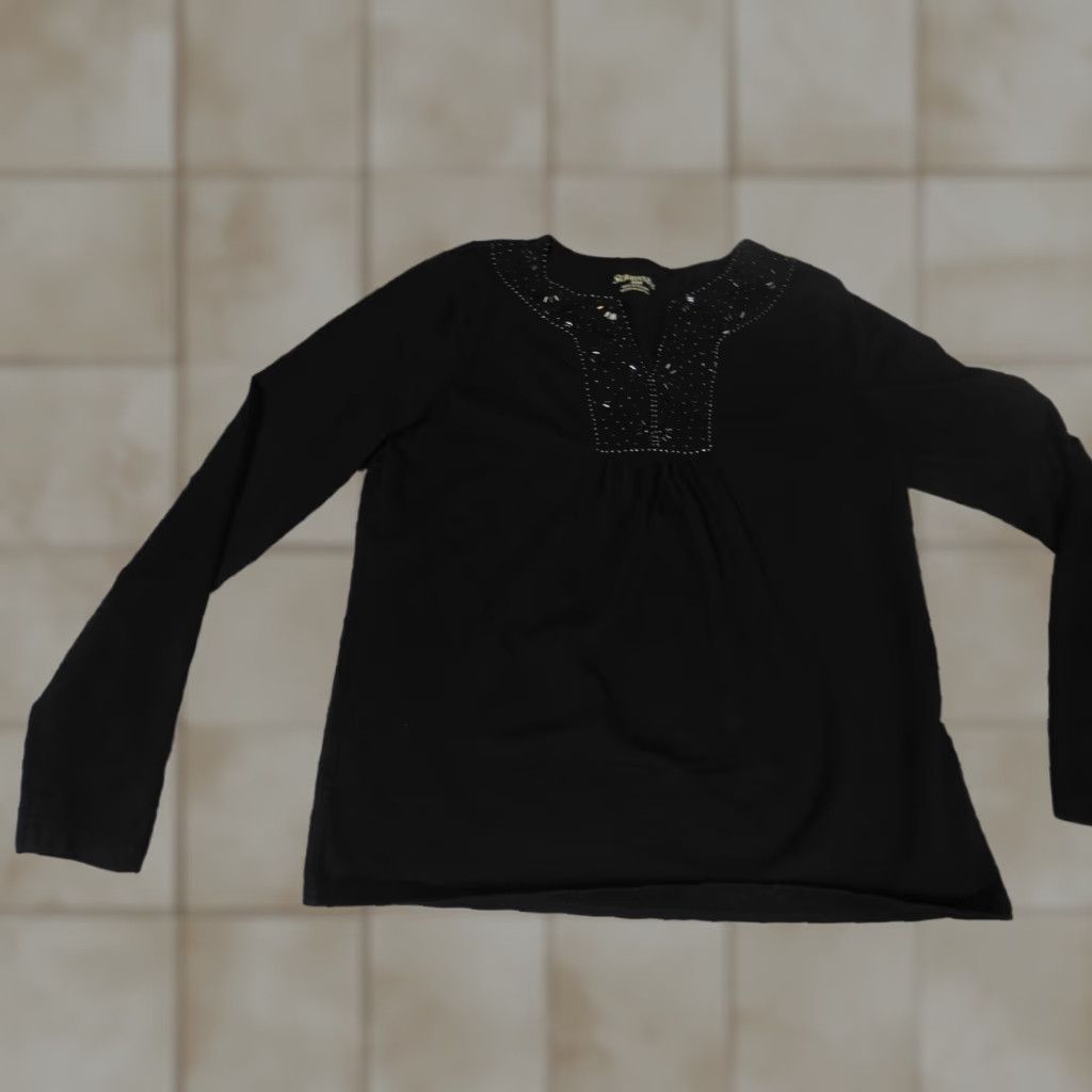 Vintage St. John's Bay Womens Blouse S Black Long Sleeve V-Neck Pullover Floral Embellishments Casual Stretch 100% Cotton Regular Button Size S / US 4 / IT 40 - 1 Thumbnail