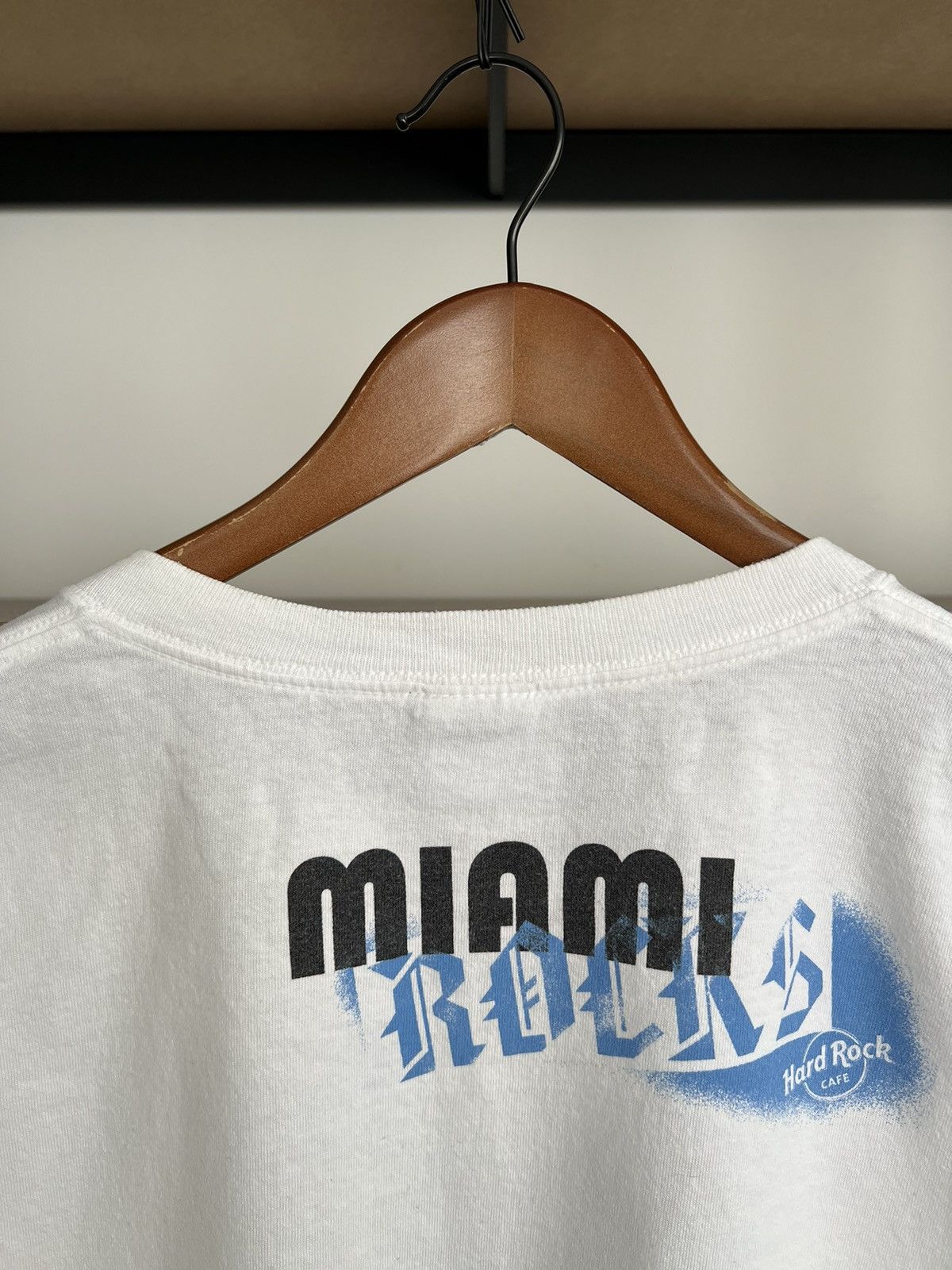 Hard Rock Cafe Vintage 2000s Hard Rock Cafe Headphones Miami Rocks T-shirt Size US XL / EU 56 / 4 - 11 Thumbnail