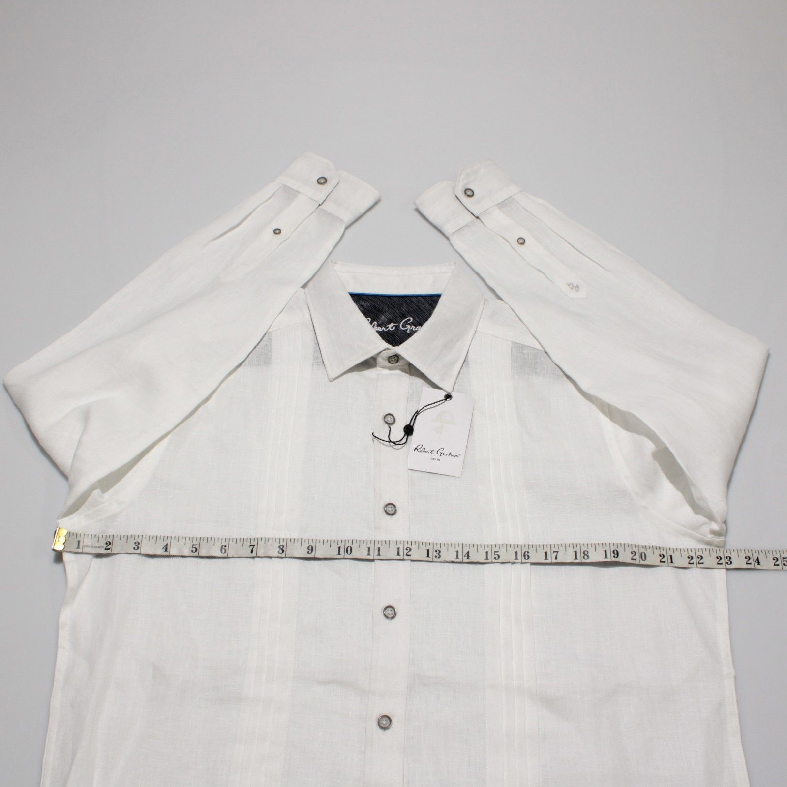 Robert Graham Robert Graham New with tags Shirt Size M US In White Size US M / EU 48-50 / 2 - 7 Thumbnail