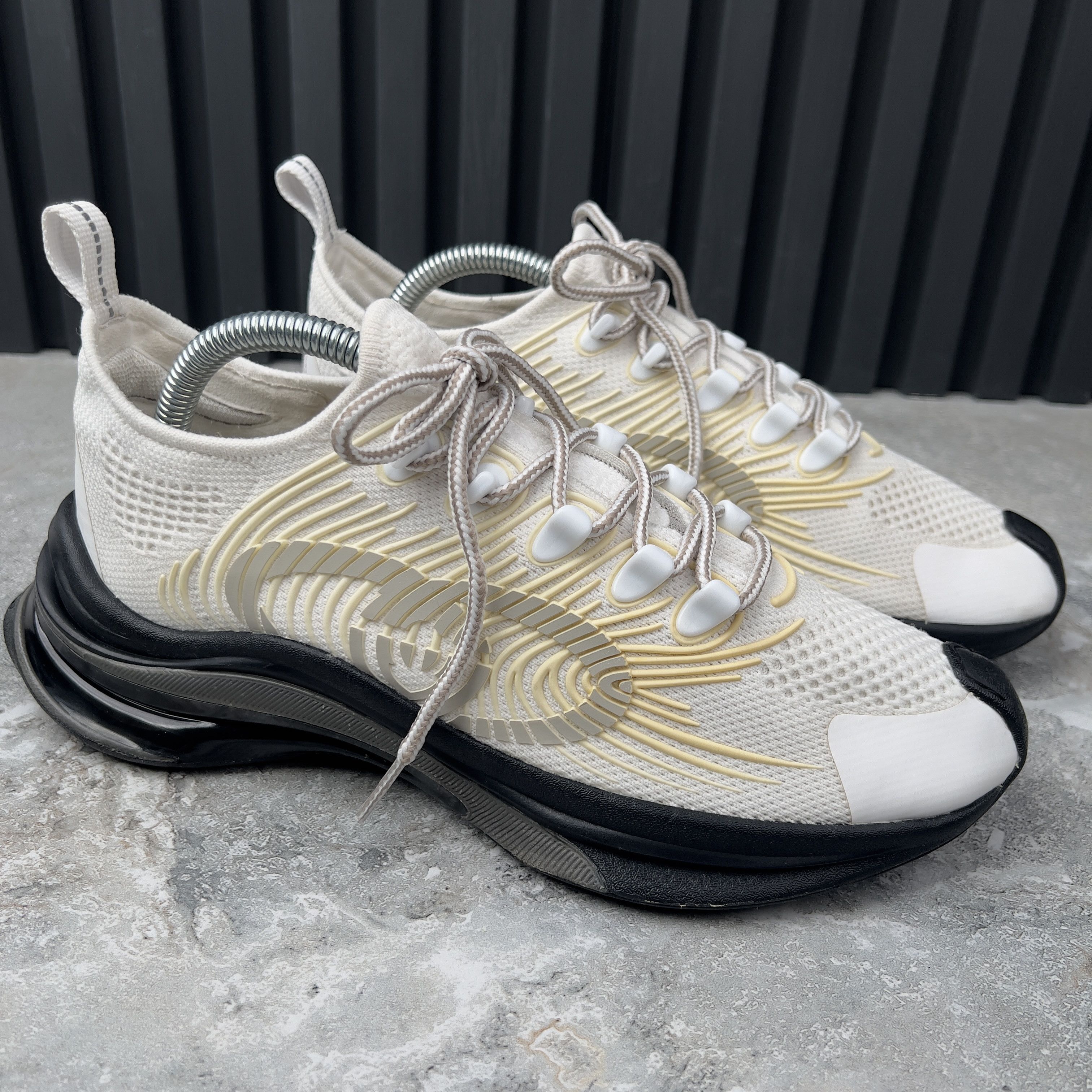Gucci Gucci Run GG Monogram Sneakers White Yellow Fabric Size US 9 / IT 39 - 5 Thumbnail
