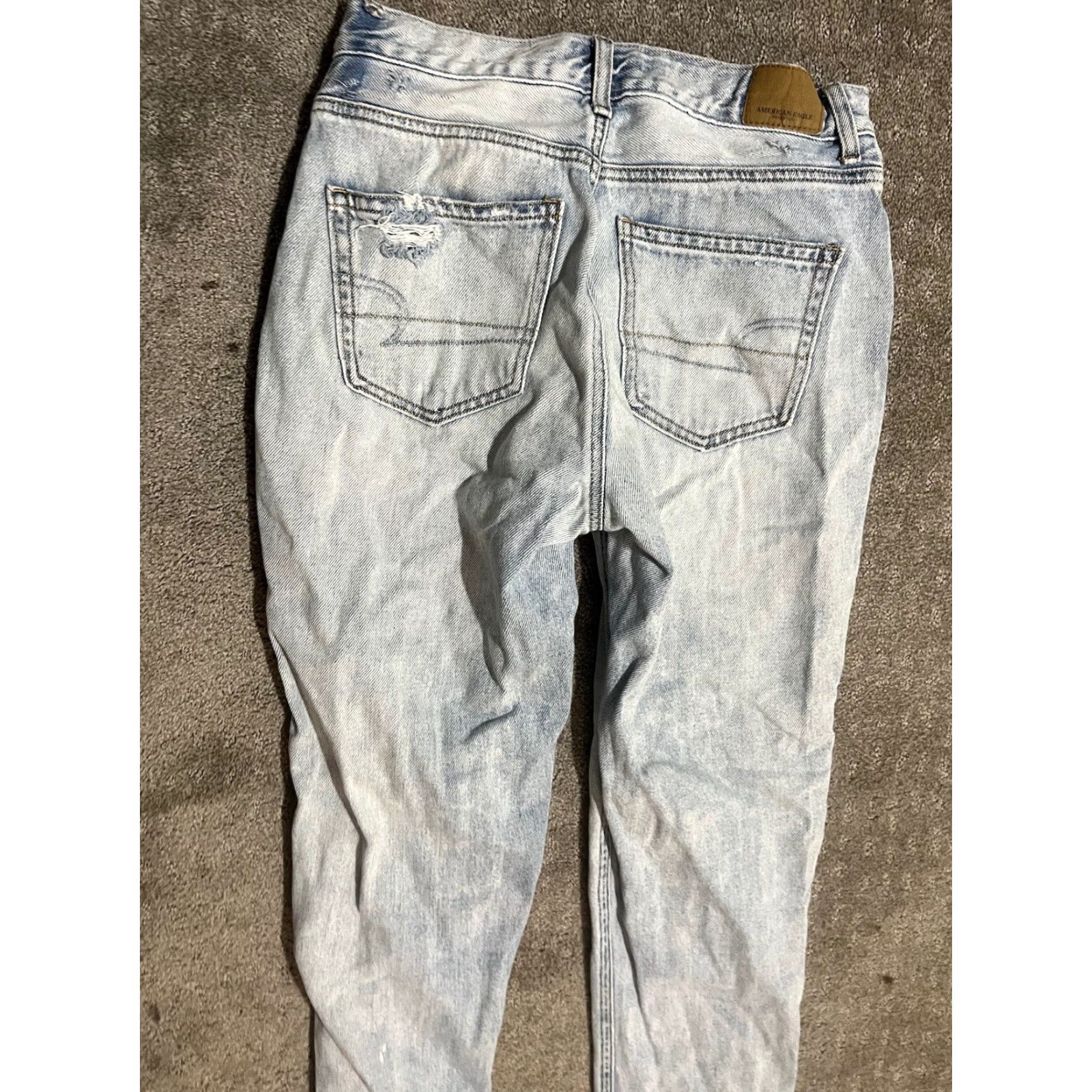 American Eagle Outfitters American Eagle Jeans Womens 2 Blue Mom Jean Tapered Leg 28x28 Denim Stretch Pocket 5-Pocket Logo Button Zipper Medium Wash Size 26" / US 2 / IT 38 - 2 Thumbnail