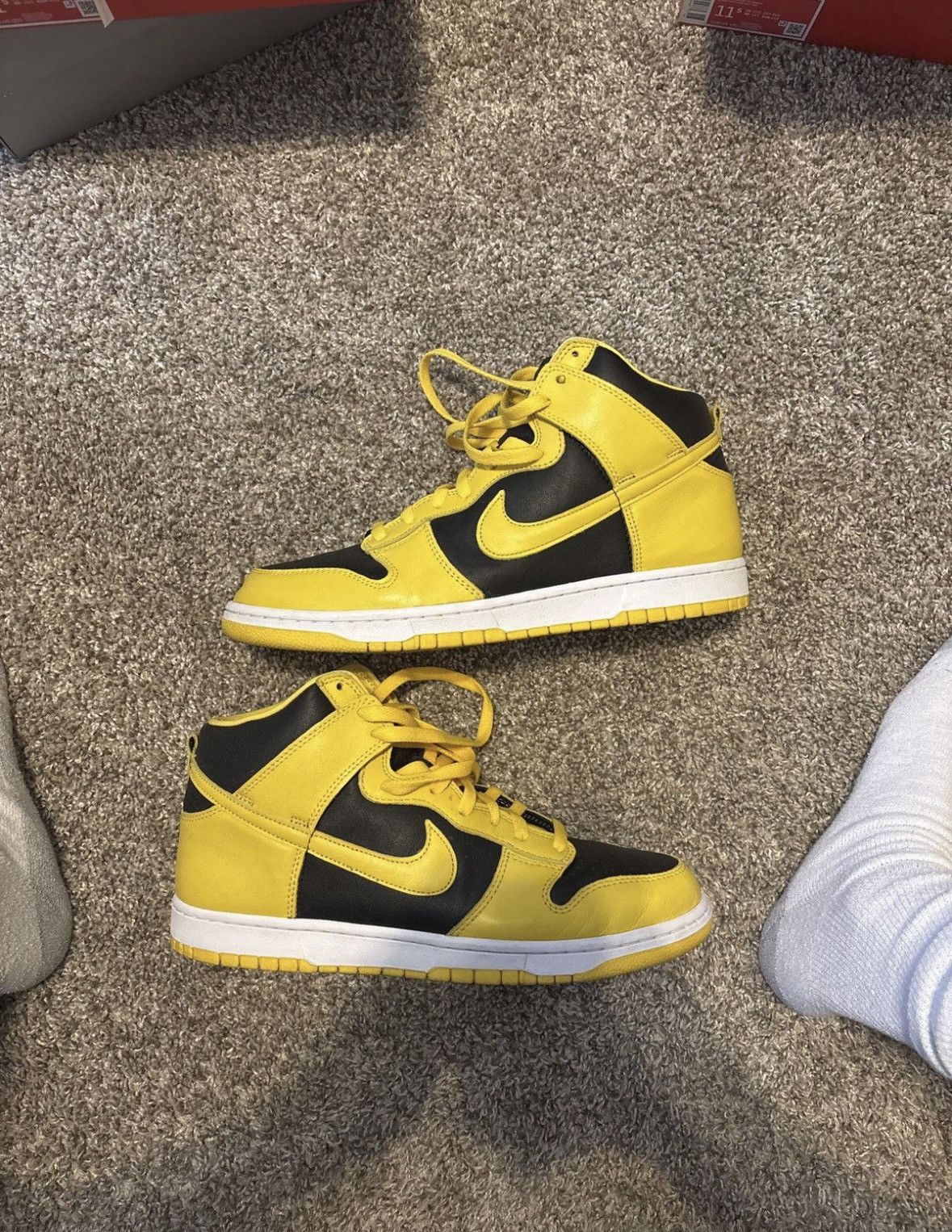 Nike Nike SB Iowa Dunks Size US 11.5 / EU 44-45 - 1 Thumbnail