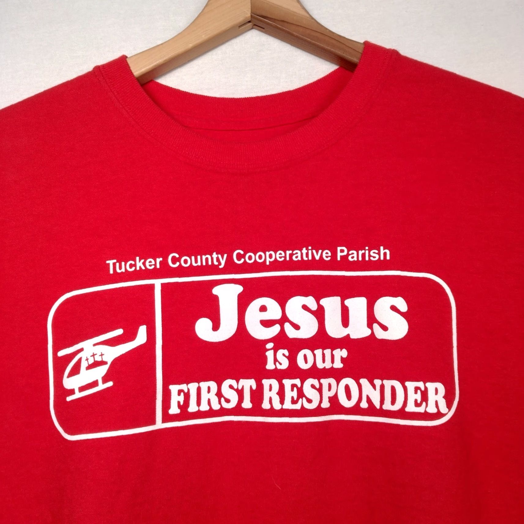 Vintage VINTAGE Christian T-Shirt Men M Red Solid Short Sleeve Crew Neck Bible Verse John 3:16 Religious Church Jesus Is Our First Responder Graphic Size US M / EU 48-50 / 2 - 3 Thumbnail
