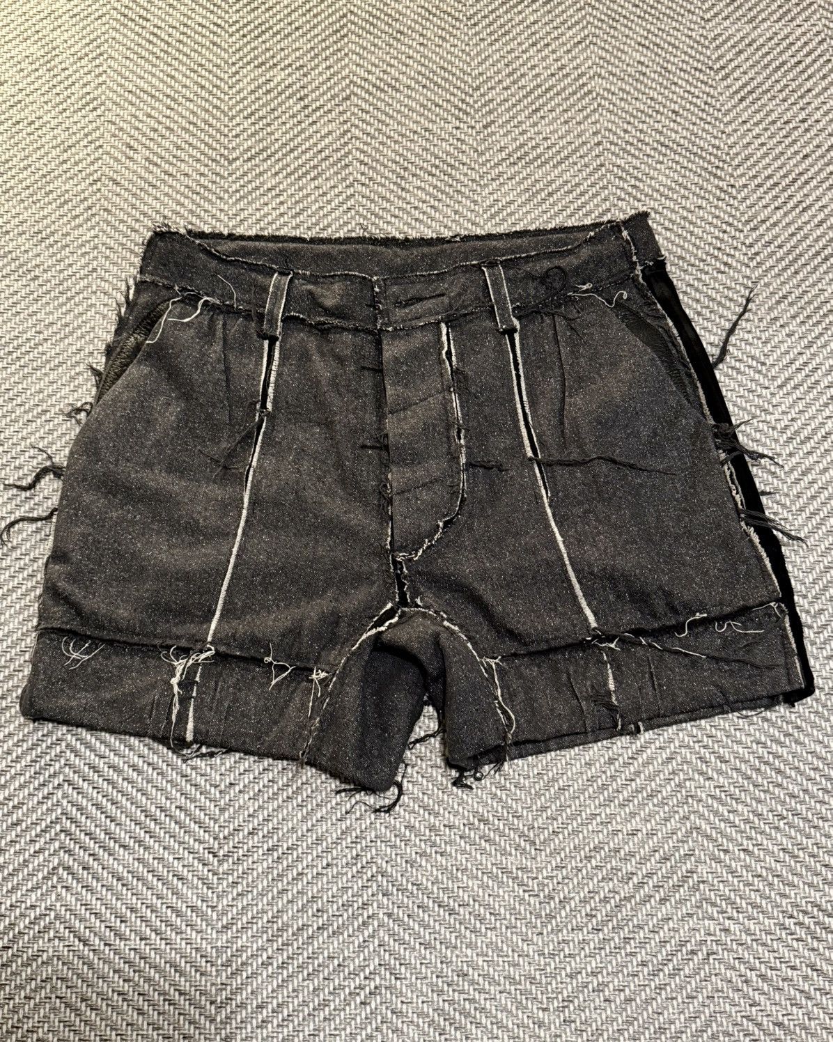 TAKAHIROMIYASHITA TheSoloIst. Cut-Off Half Pants