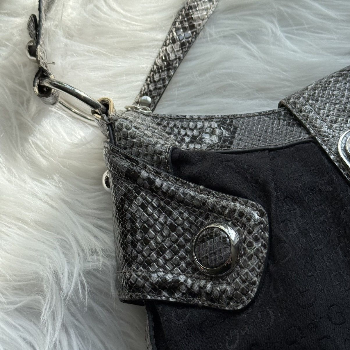 Guess 📌 Vintage Guees Monogram Y2K Juicy Vibe Handbag Size ONE SIZE - 4 Thumbnail