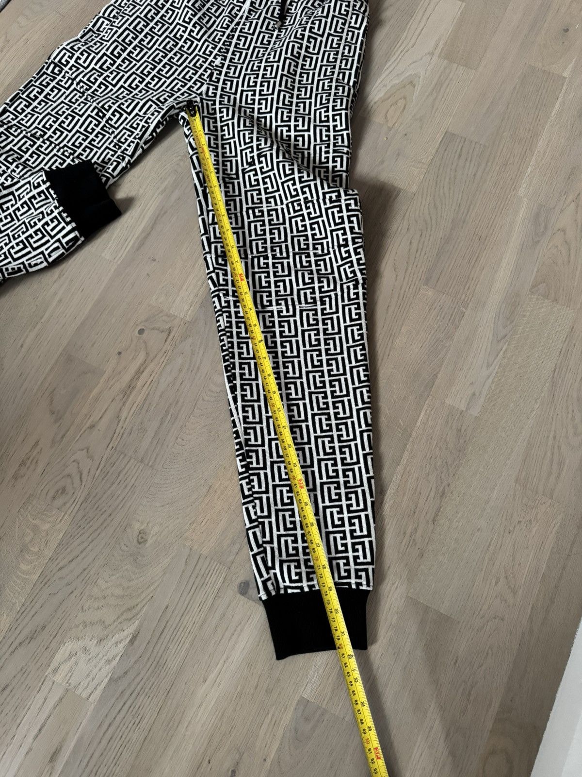 Balmain BALMAIN joggers sz S SEE REAL TAPE MEASUREMENTS IN PHOTOS Size US 29 - 6 Thumbnail