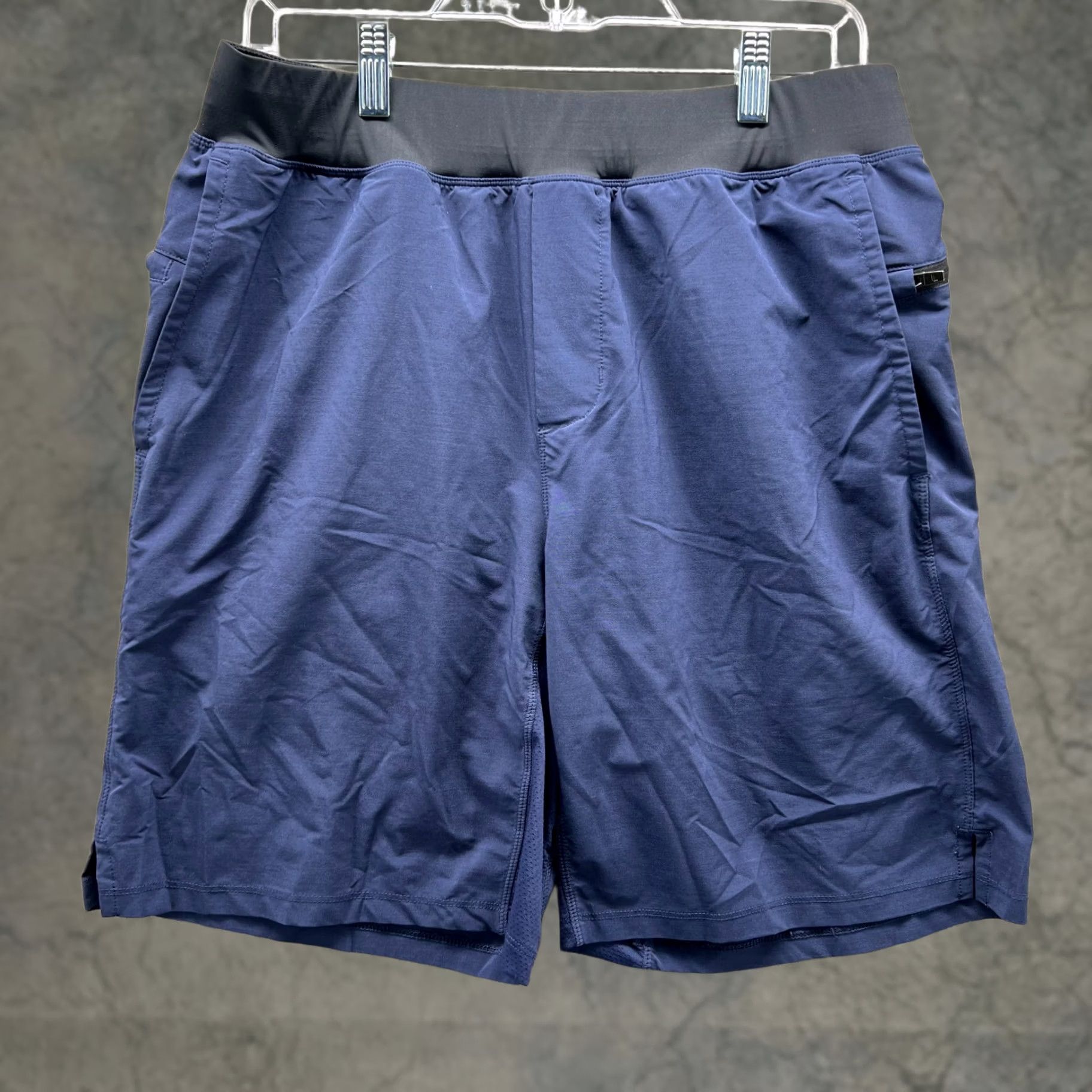 Fabletics Fabletics Shorts Men L Blue Athletic Training Gym Running Franchise Lined Shorts Size US 33 - 1 Thumbnail