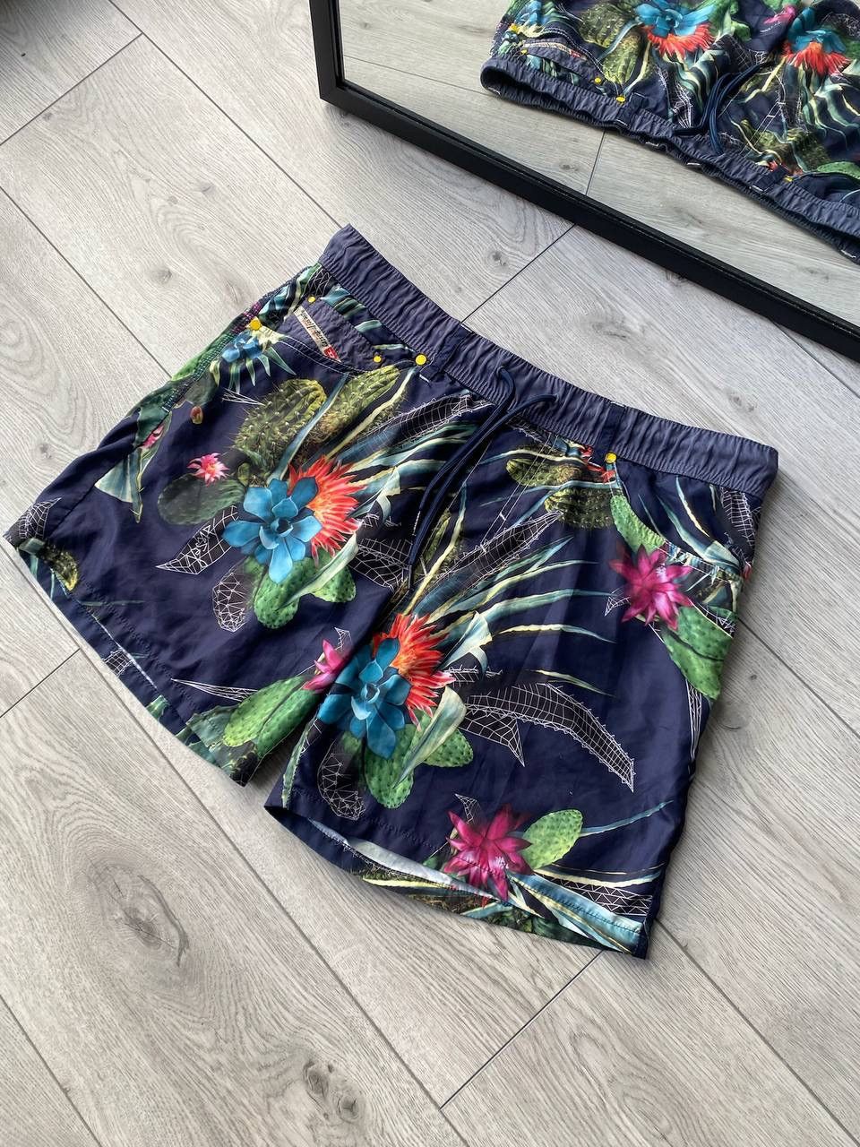 Diesel × Vintage Vintage Diesel Floral Print Swimming Short Y2K M Size US 32 / EU 48 - 2 Thumbnail