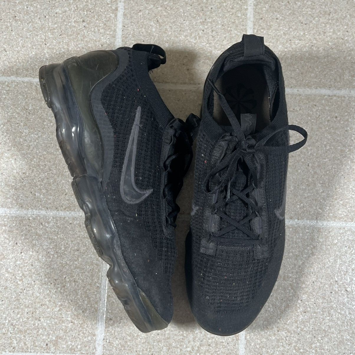 Nike Nike Air VaporMax 2021 Flyknit Shoes sz 10.5 Black Sneakers Size US 10.5 / EU 43-44 - 2 Thumbnail