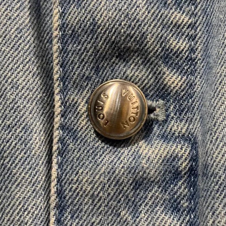 Louis Vuitton Louis Vuitton size US 60 SS25 destruction logo denim jacket Size US XXL / EU 58 / 5 - 6 Thumbnail