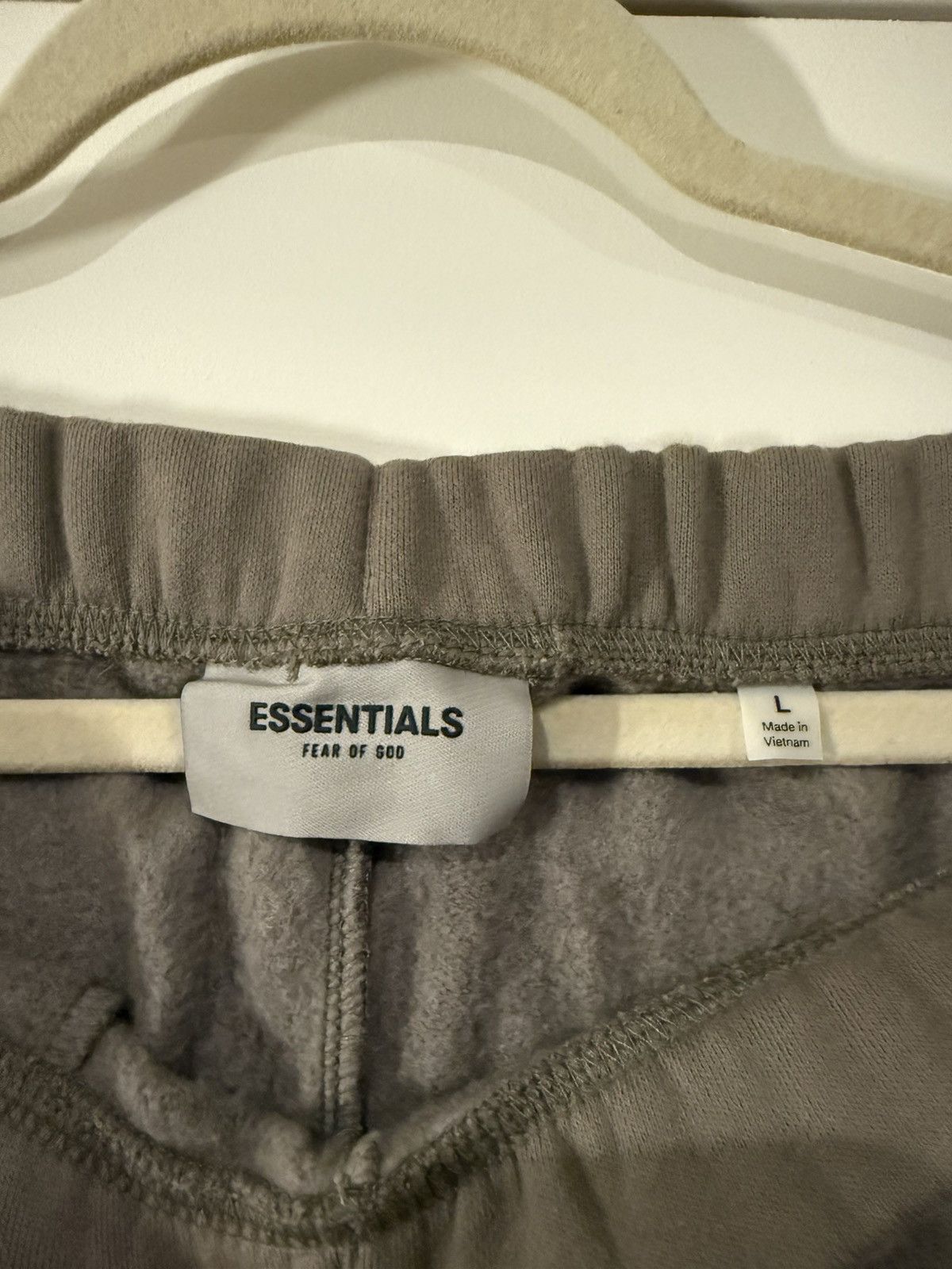 Essentials essentials taupe sweatpants Size US 34 / EU 50 - 3 Thumbnail