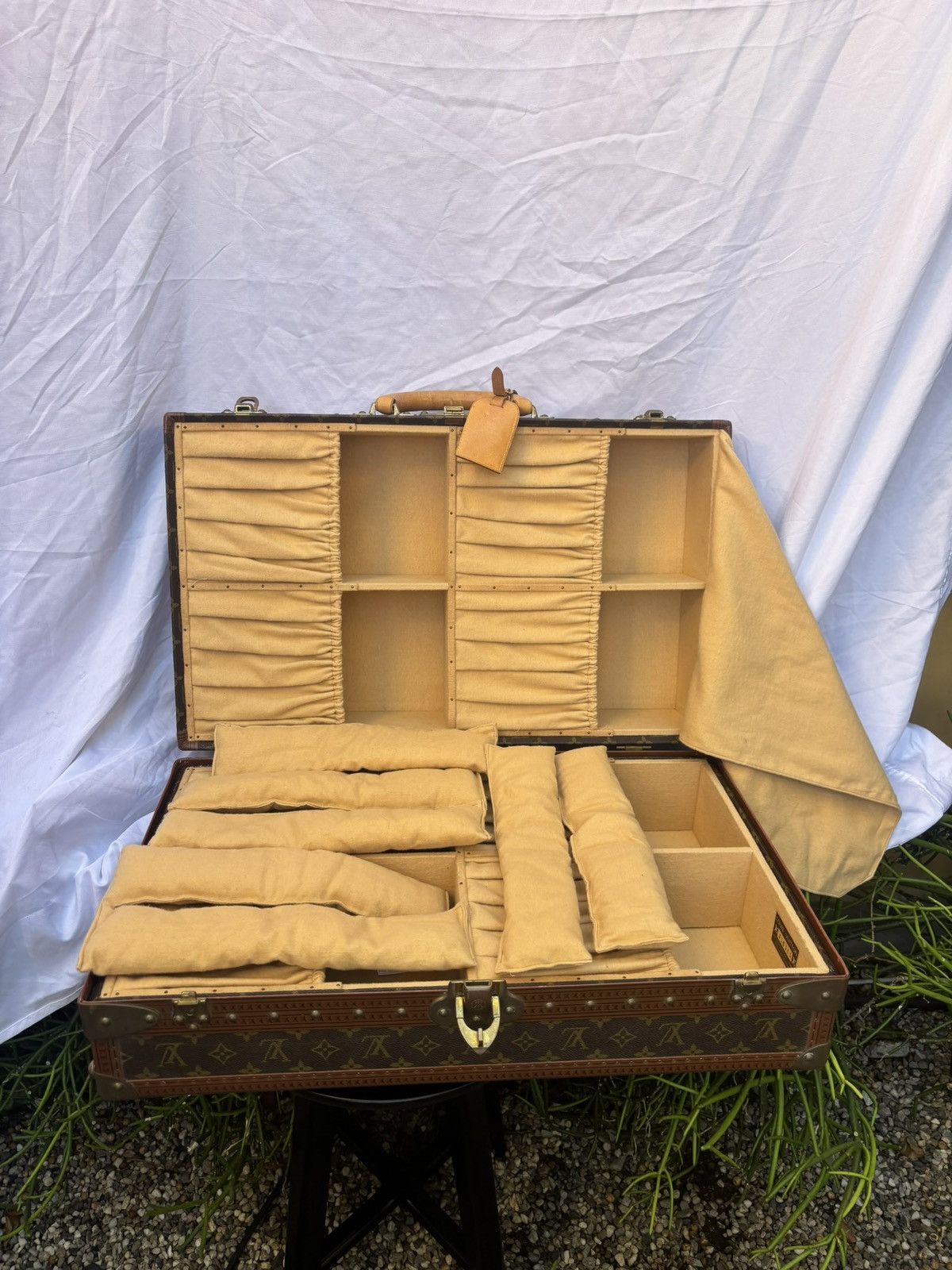 Louis Vuitton Louis Vuitton Shoe Trunk Size ONE SIZE - 5 Thumbnail
