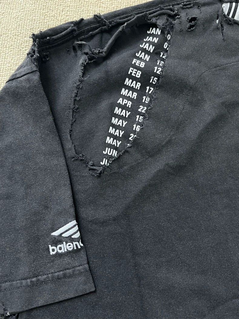 Balenciaga Balenciaga 3 B damage short sleeves Size US M / EU 48-50 / 2 - 4 Thumbnail