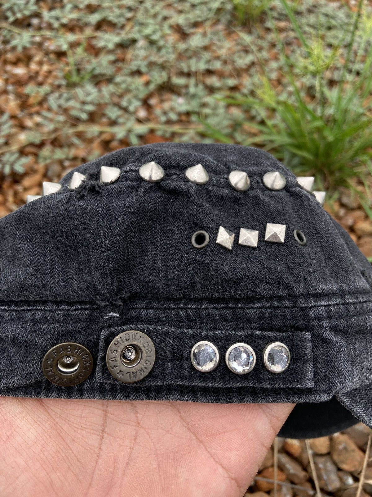 If Six Was Nine 2000s disteressed hat studded with thorns Size ONE SIZE - 3 Thumbnail