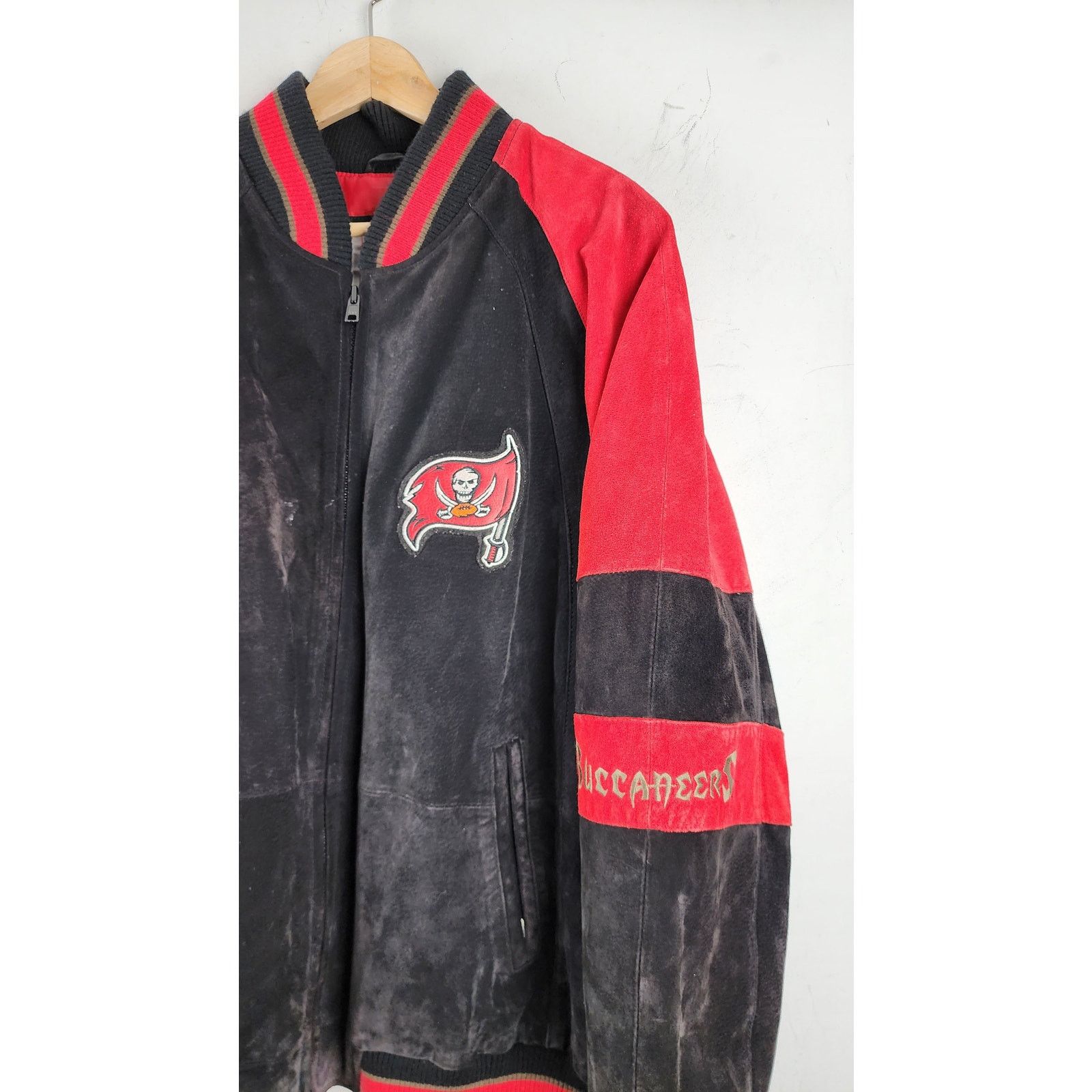 NFL Vintage NFL Tampa Bay Buccaneers Leather Jacket Size US XL / EU 56 / 4 - 2 Thumbnail