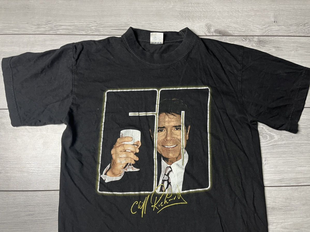 Band Tees Cliff Richard Tshirt vintage 50 years size Medium Size US M / EU 48-50 / 2 - 3 Thumbnail