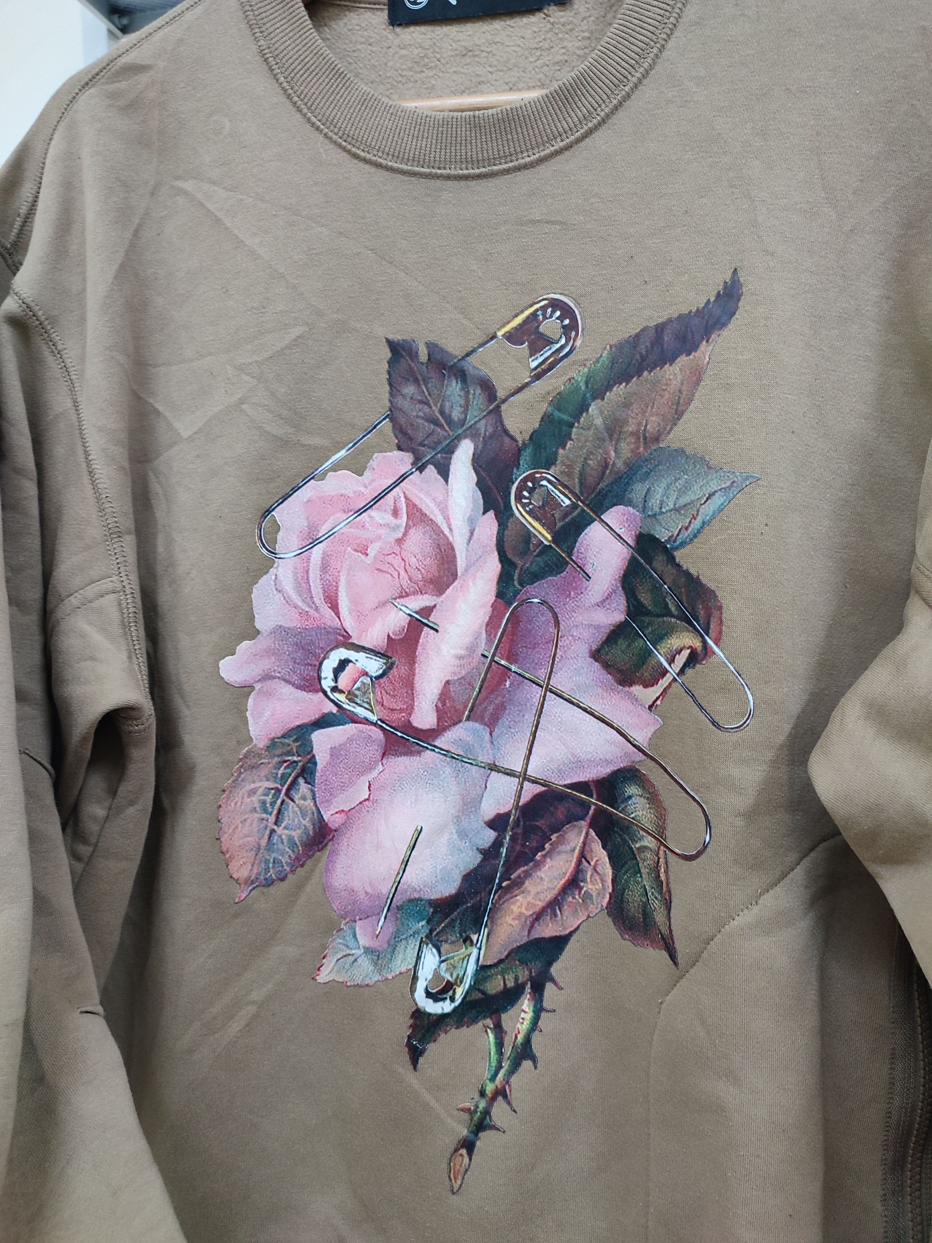 GU × Undercover 💥Steals 💥 Freedom Undercover Flowers Sweatshirt Size US M / EU 48-50 / 2 - 4 Thumbnail