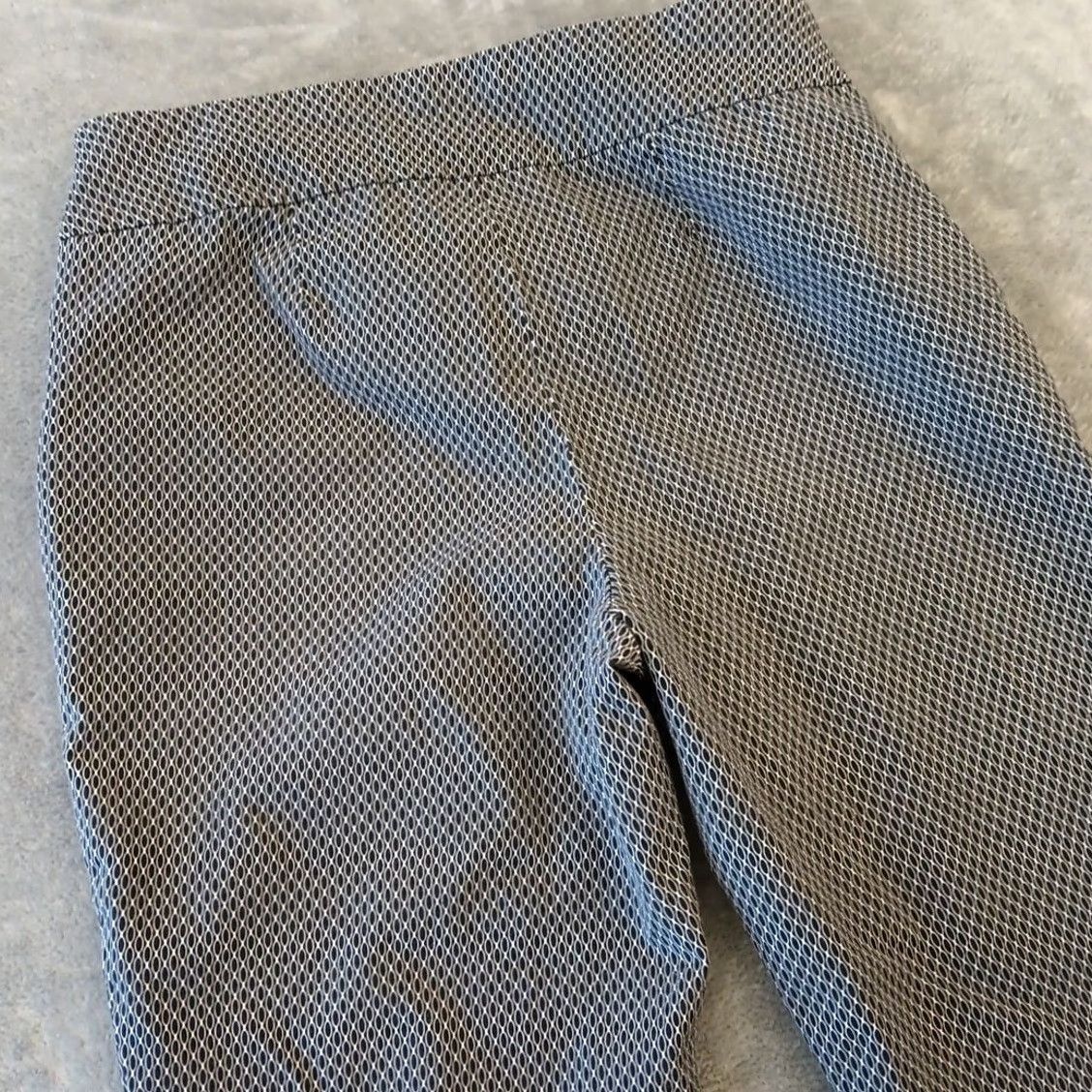 Vintage Chico's Pants Womens Size 1 Black Ankle Geometric Slimming Pull On Straight 24.5in Inseam Lounge Wear Size 25" / US 0 / IT 36 - 7 Thumbnail