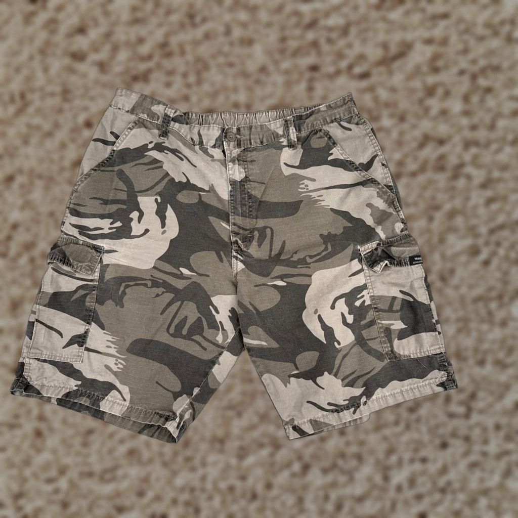 Wrangler Wrangler Shorts Mens 38 Brown Camouflage Cargo Rip-Stop Cotton Blend Hike 38x10 Camouflage Cargo Pocket Mens Shorts Size US 38 / EU 54 - 1 Thumbnail