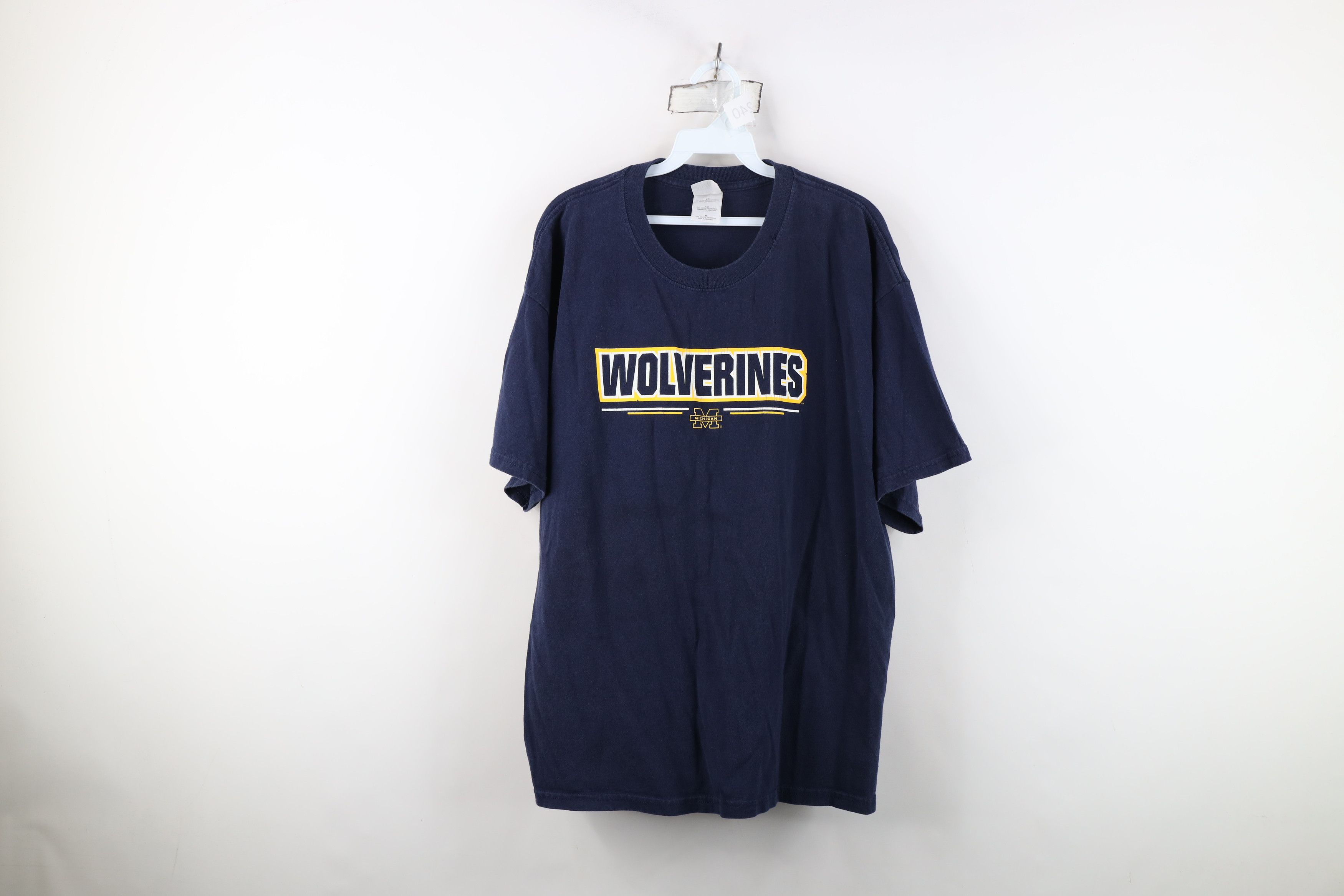 Vintage Vintage 90s University of Michigan Short Sleeve T-Shirt Size US XL / EU 56 / 4 - 1 Thumbnail