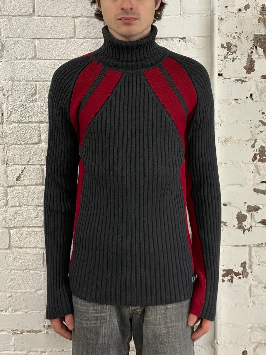Dolce & Gabbana 2000s Dolce & Gabbana Grey & Red Turtleneck Size US S / EU 44-46 / 1 - 2 Thumbnail