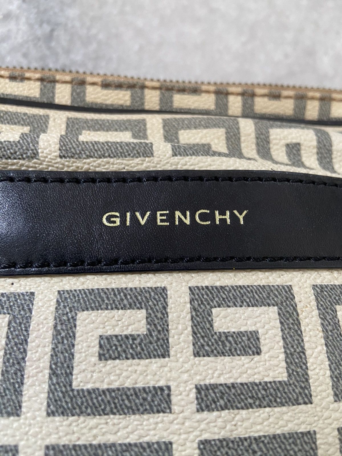 Givenchy Vintage GIVENCHY Monogram Clutch Bag Size ONE SIZE - 7 Thumbnail