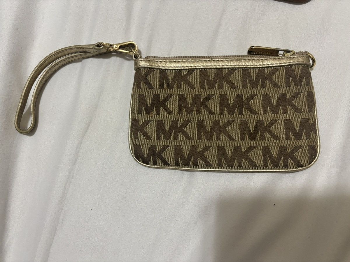 Michael Kors Micheal Kors Wristlet Size ONE SIZE - 1 Preview