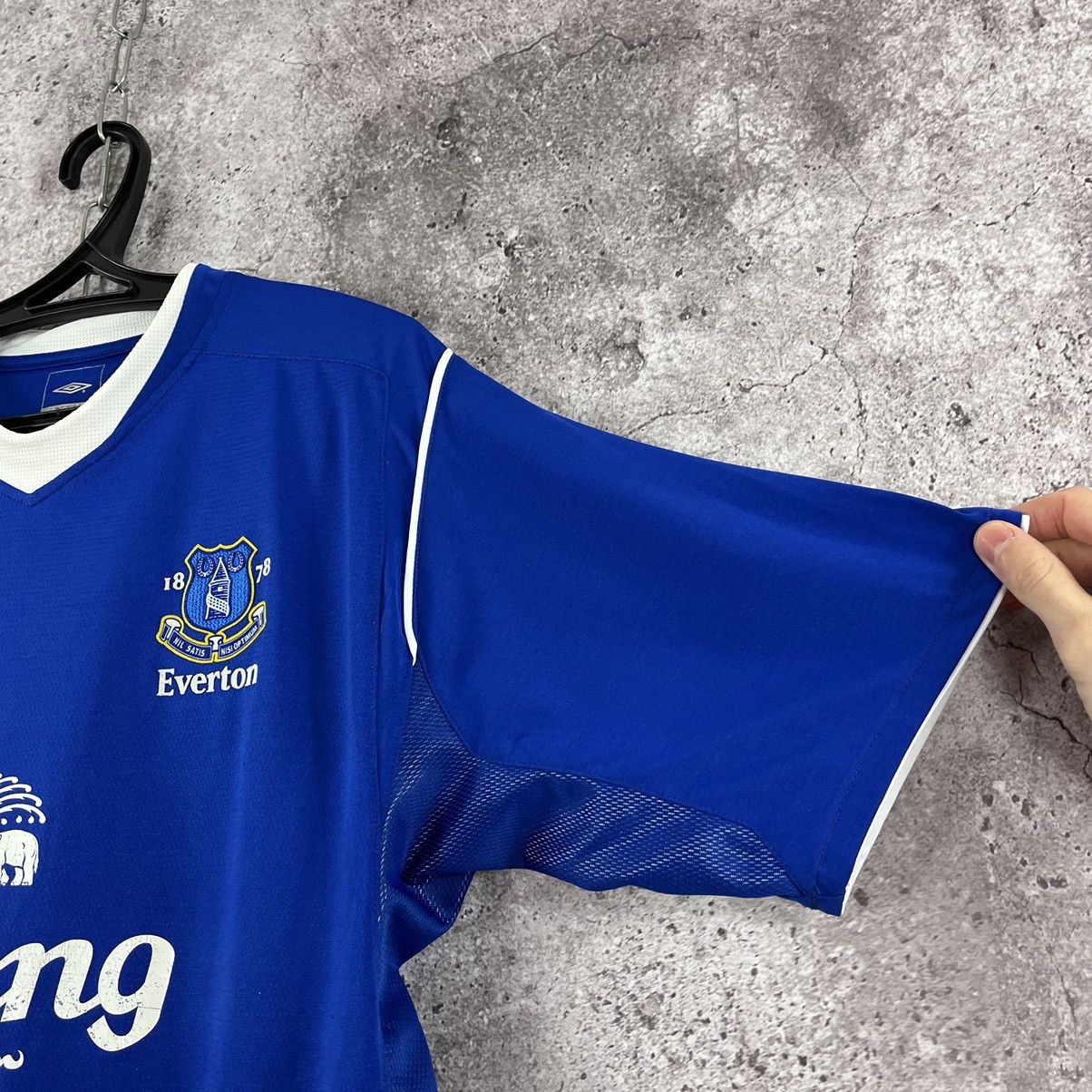 Umbro Umbro Everton 2004/2005 Home Soccer Jersey T-Shirt Size XL Size US XL / EU 56 / 4 - 6 Thumbnail