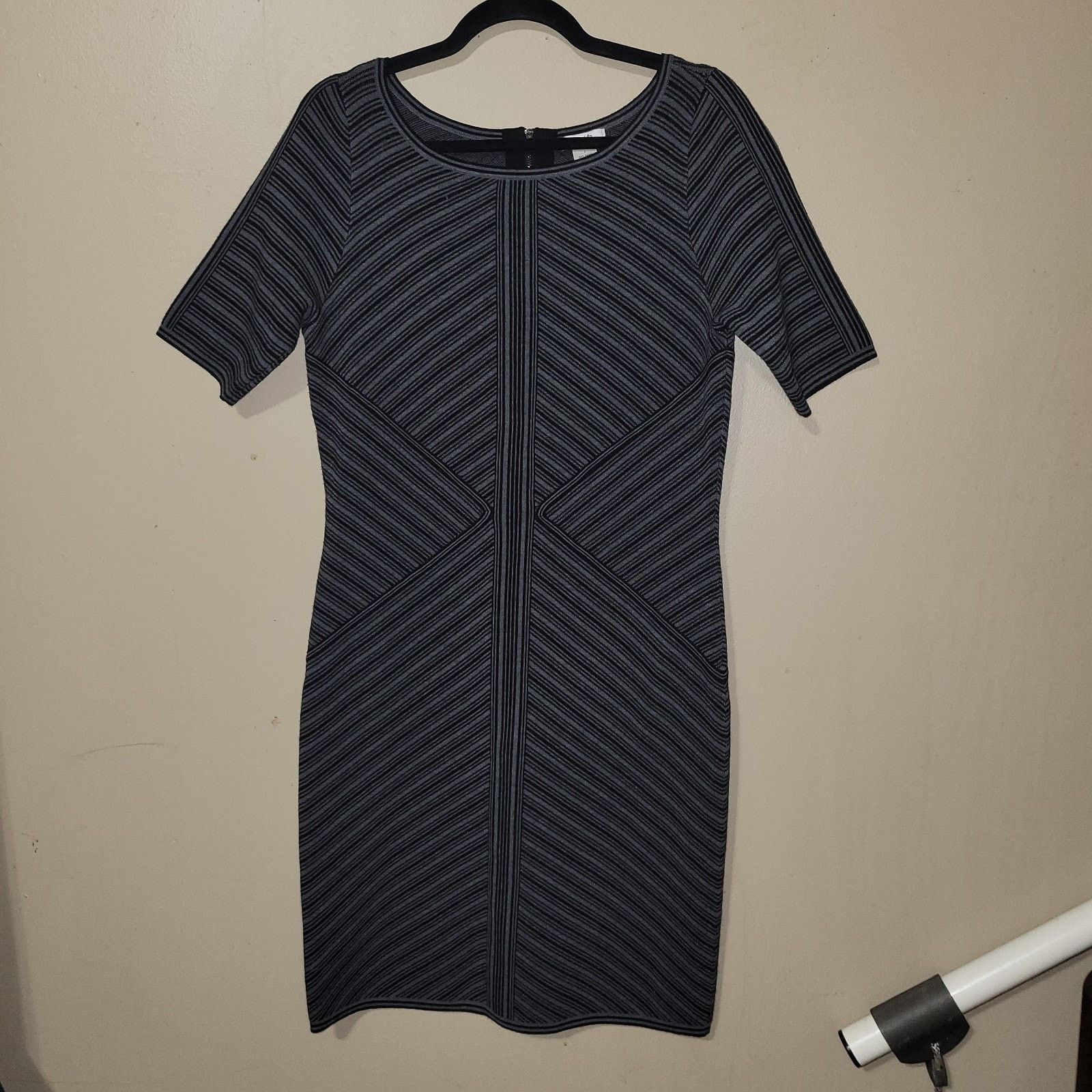 & Other Stories Cache Body-con Sweater Dress Sz L Zip Back Black Grey Stripe Size L / US 10 / IT 46 - 1 Thumbnail