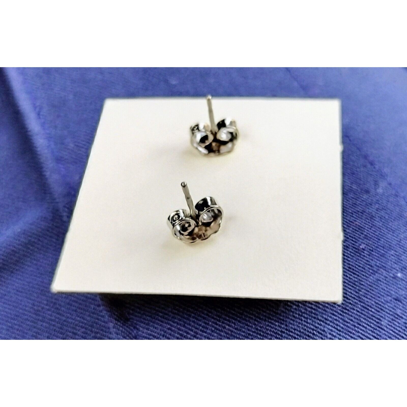 Vintage Vintage Avon 1991 Pierced Earrings Jingle Bells Christmas Si Size ONE SIZE - 8 Thumbnail