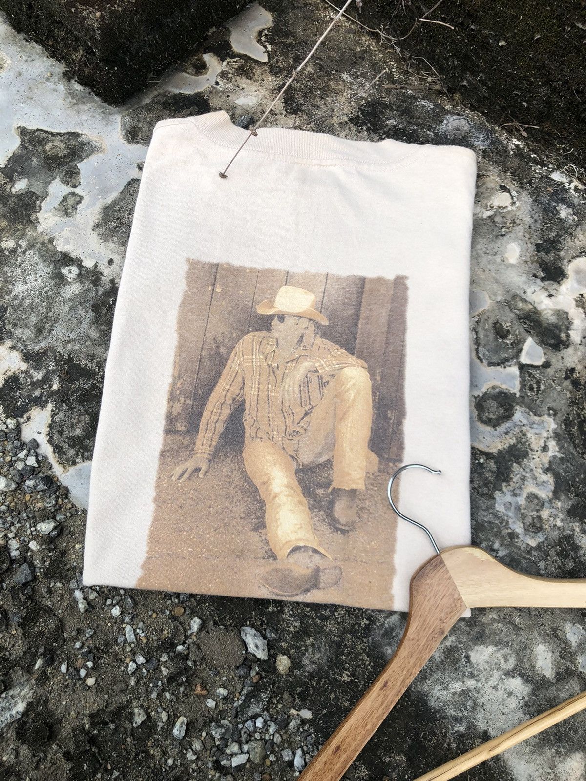 Band Tees × Vintage Vintage 90s Alan Jackson Tshirt Country Singer Size US XL / EU 56 / 4 - 1 Thumbnail
