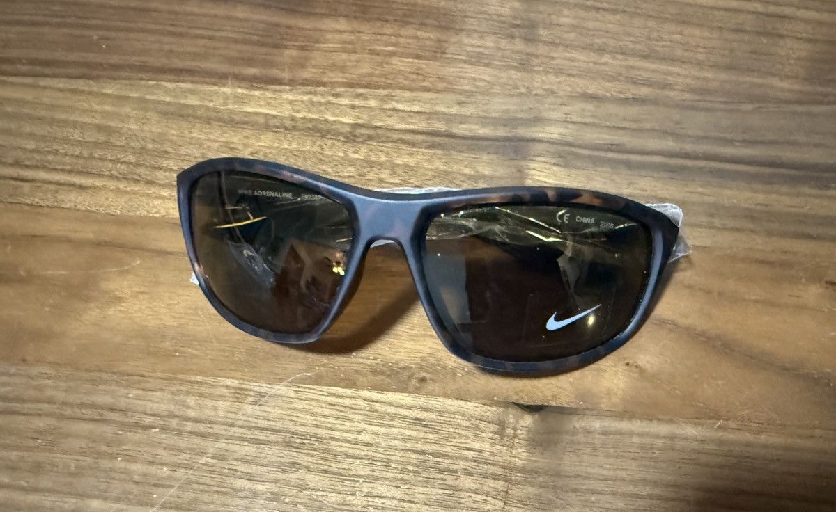 Nike NIKE Adrenaline Sunglasses in Dark Brown Tortoise Brand new Size ONE SIZE - 2 Thumbnail