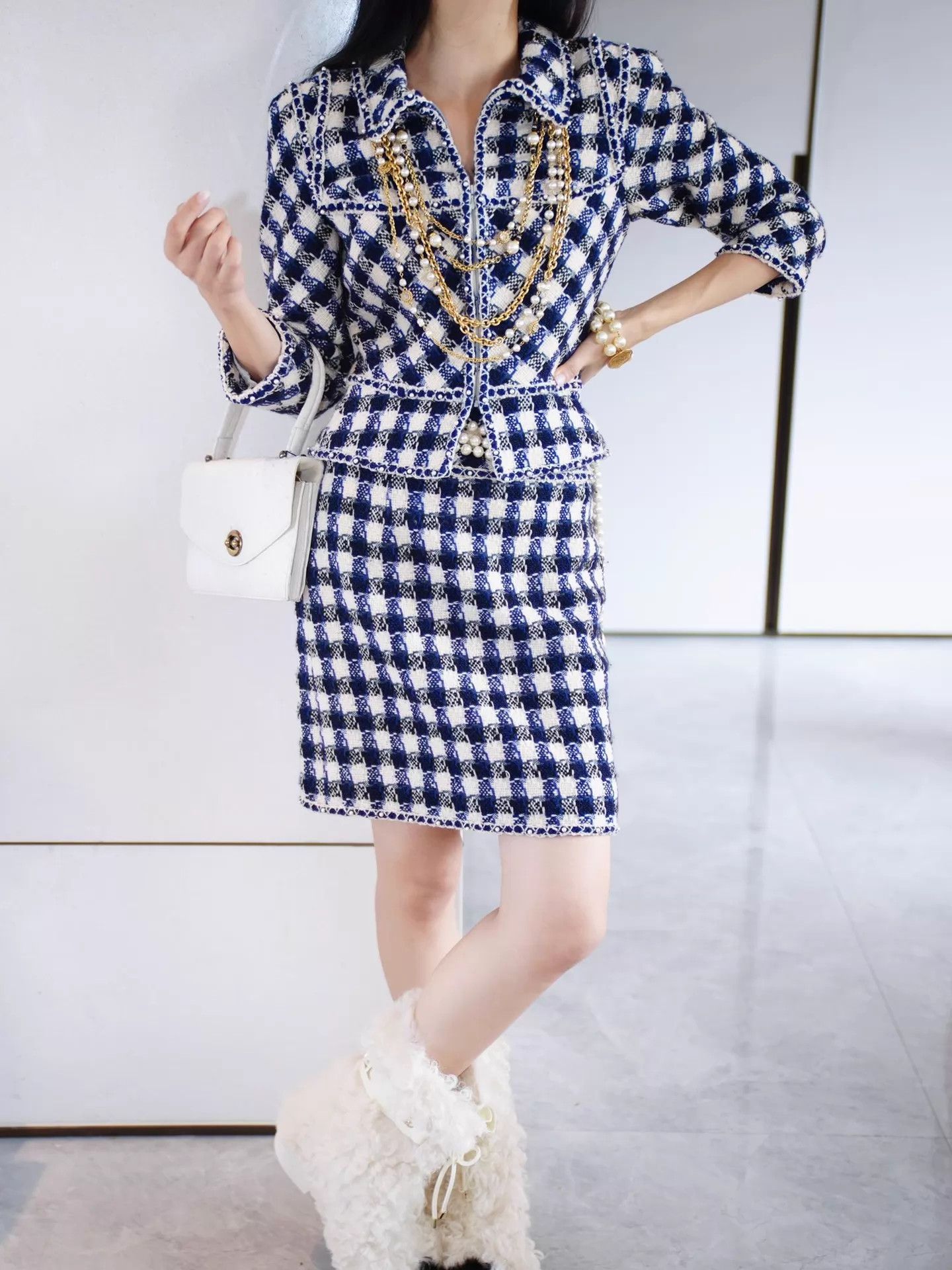 Chanel Chanel Blue White Check Tweed Pearl Trim Suit (M Skirt FR38) Size M / US 6-8 / IT 42-44 - 8 Thumbnail