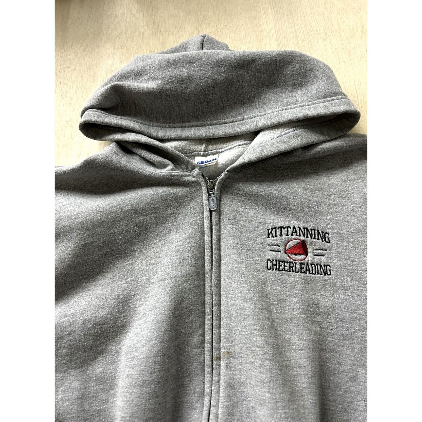 Gildan VINTAGE Gildan Heavy Blend Hoodie Mens L Gray Full Zip KITTANNING CHEERLEADING Embroidered Logo Zipper Pockets Size US L / EU 52-54 / 3 - 2 Thumbnail