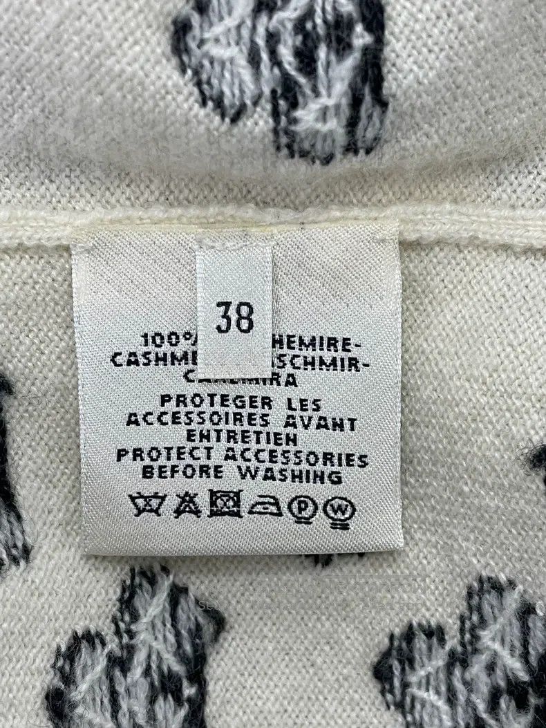 Hermes Hermes White and black four-leaf clover cashmere cardigan Size XS / US 0-2 / IT 36-38 - 5 Thumbnail