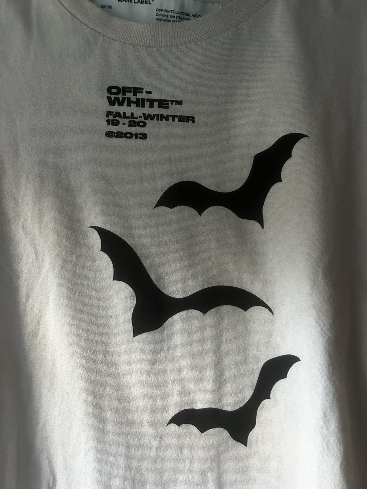 Off-White Off-White “BATS” Tee ‘19 Size US XL / EU 56 / 4 - 2 Thumbnail