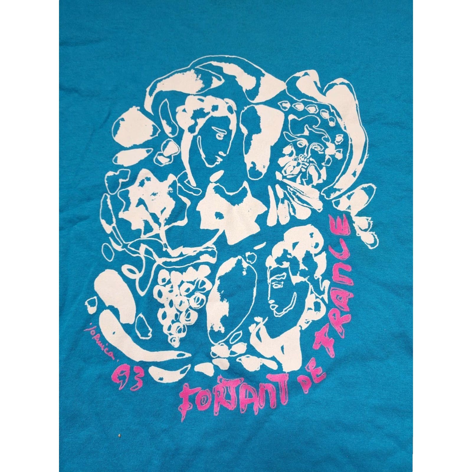 VINTAGE Fruit of the Loom T-Shirt Category: T-Shirt Mens XL 1993 Fortant De France Wine Short Sleeve Crew Neck Blue 90s USA Theme