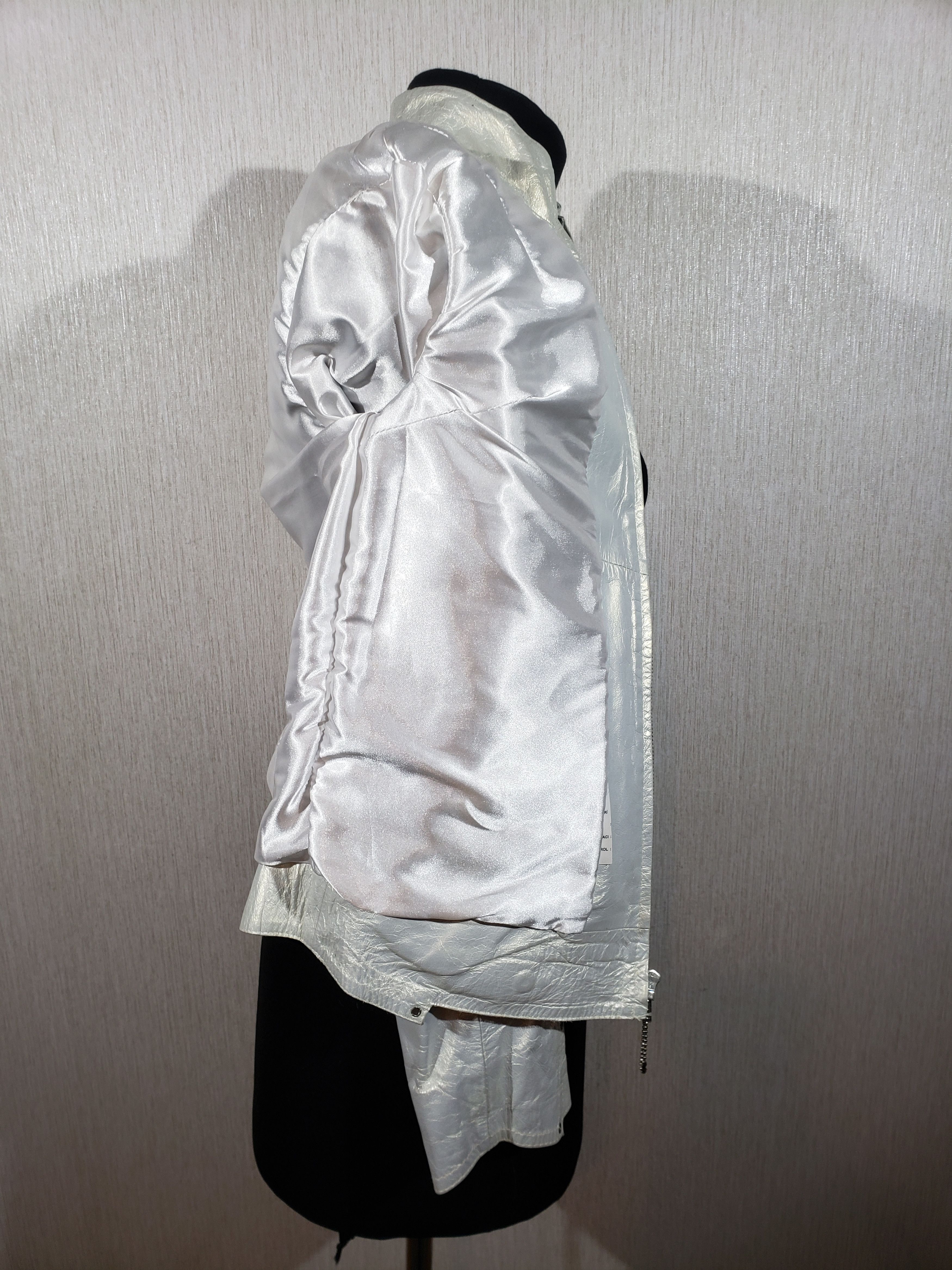 Other Stylish women's silver leather jacket. Size M / US 6-8 / IT 42-44 - 9 Thumbnail