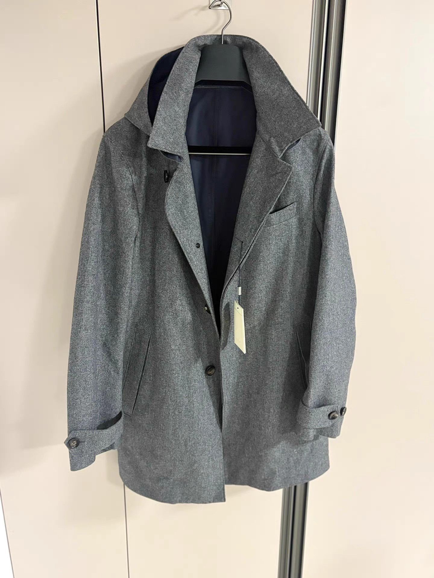 Suitsupply Gray Wool Blend Heavy Coat Size L Size US L / EU 52-54 / 3 - 1 Thumbnail