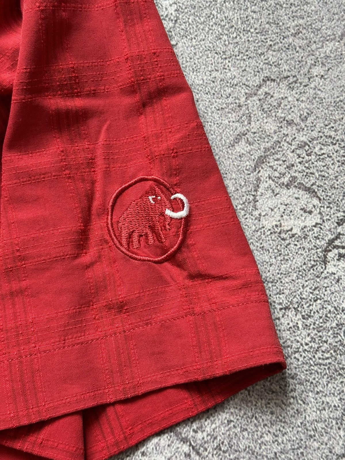 Mammut Mammut L red button up shirt outdoor polo tee T-shirt Size US L / EU 52-54 / 3 - 4 Thumbnail