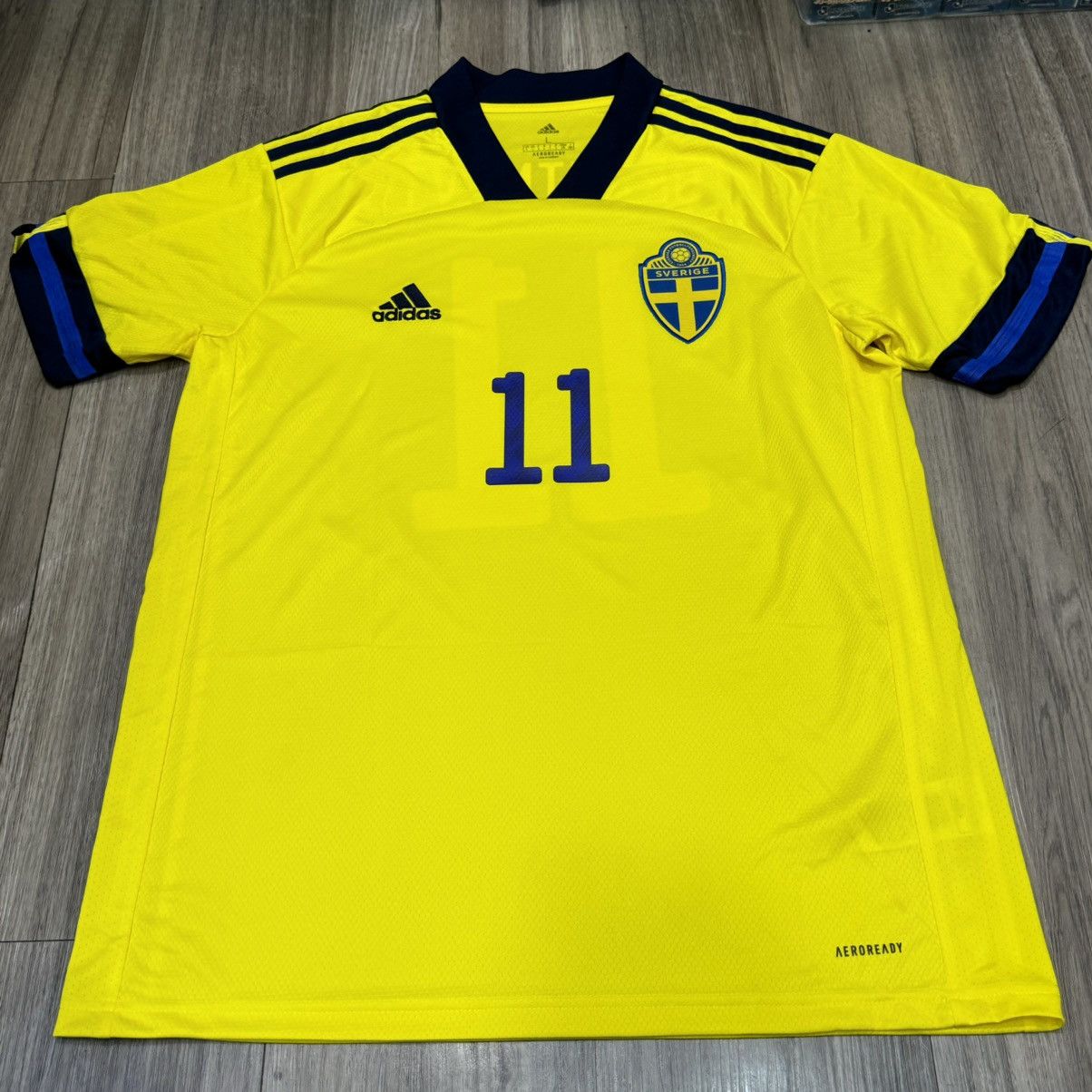 Sweden 20/21 home shirt #11 Ibrahimovic