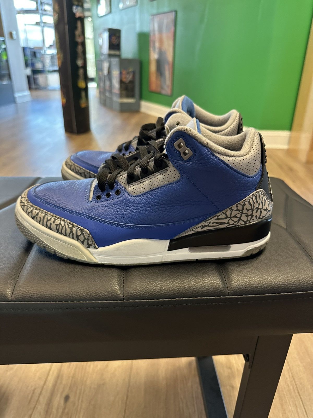 Nike Jordan 3 Retro Varsity Size US 8 / EU 41 - 1 Thumbnail